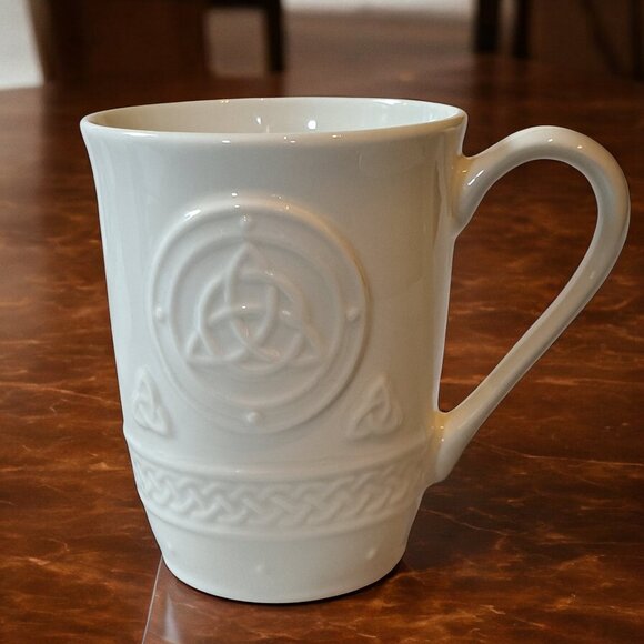 Belleek classic Celtic Mugs - set of two - Picture 2 of 9